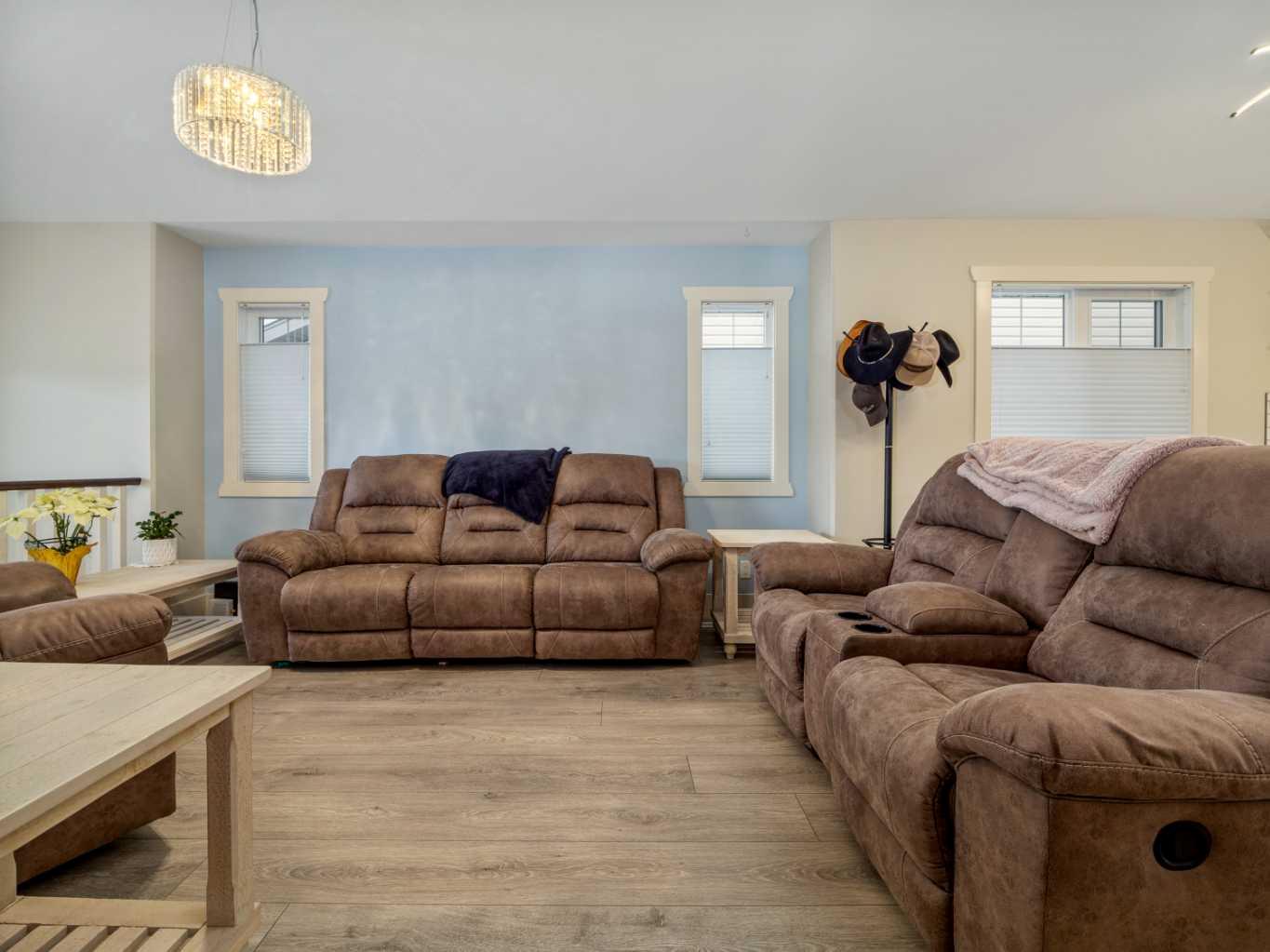 453 Westgate Crescent