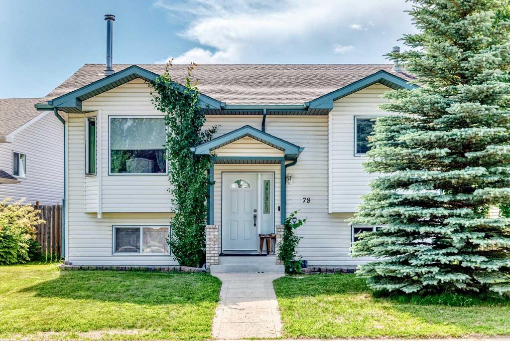 Photo of 78 Drummond Avenue, Red Deer, AB T4R 3A5 (MLS # A2330650)