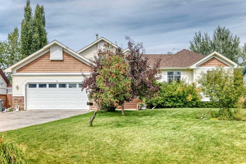 Photo of 27 Lloyd Crescent NE, Langdon, AB T0J 1X1 (MLS # A2342771)