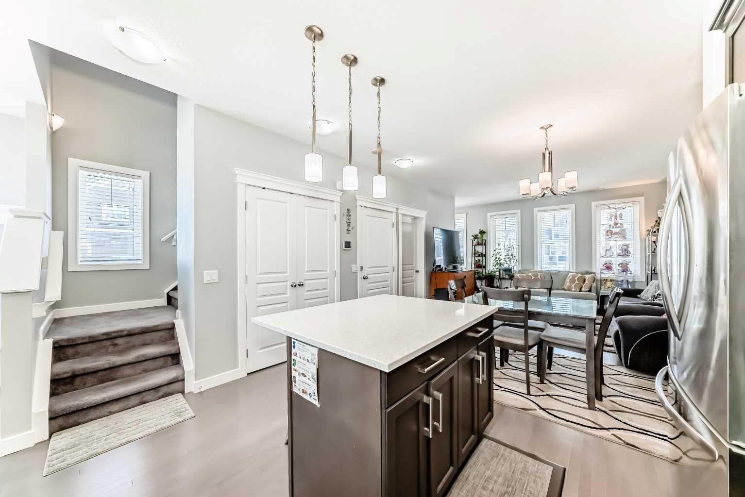 392 Redstone Drive NE