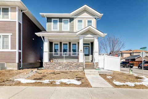 392 Redstone Drive NE Calgary AB T3N 0R1