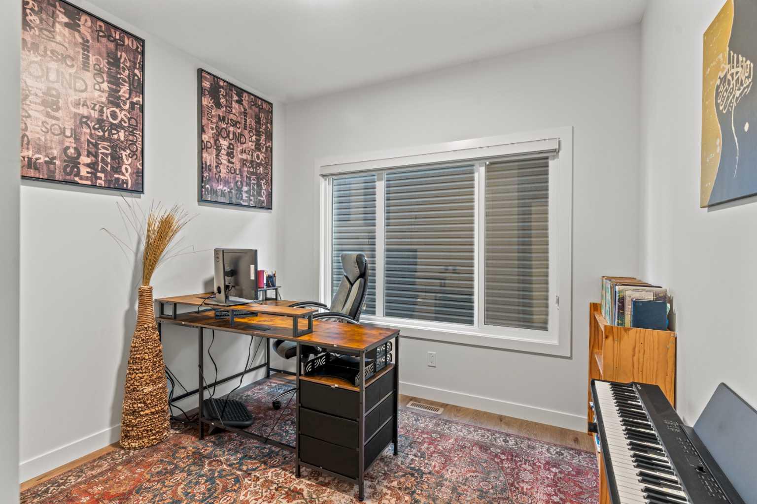 116 Ambleside Crescent NW