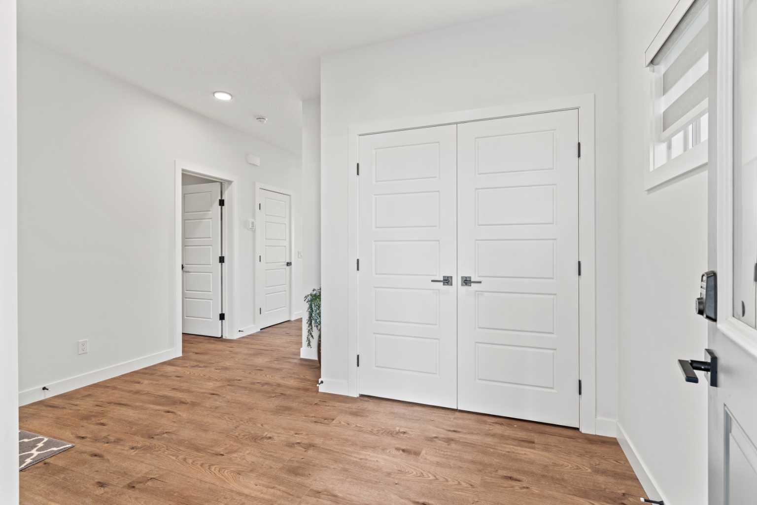 116 Ambleside Crescent NW