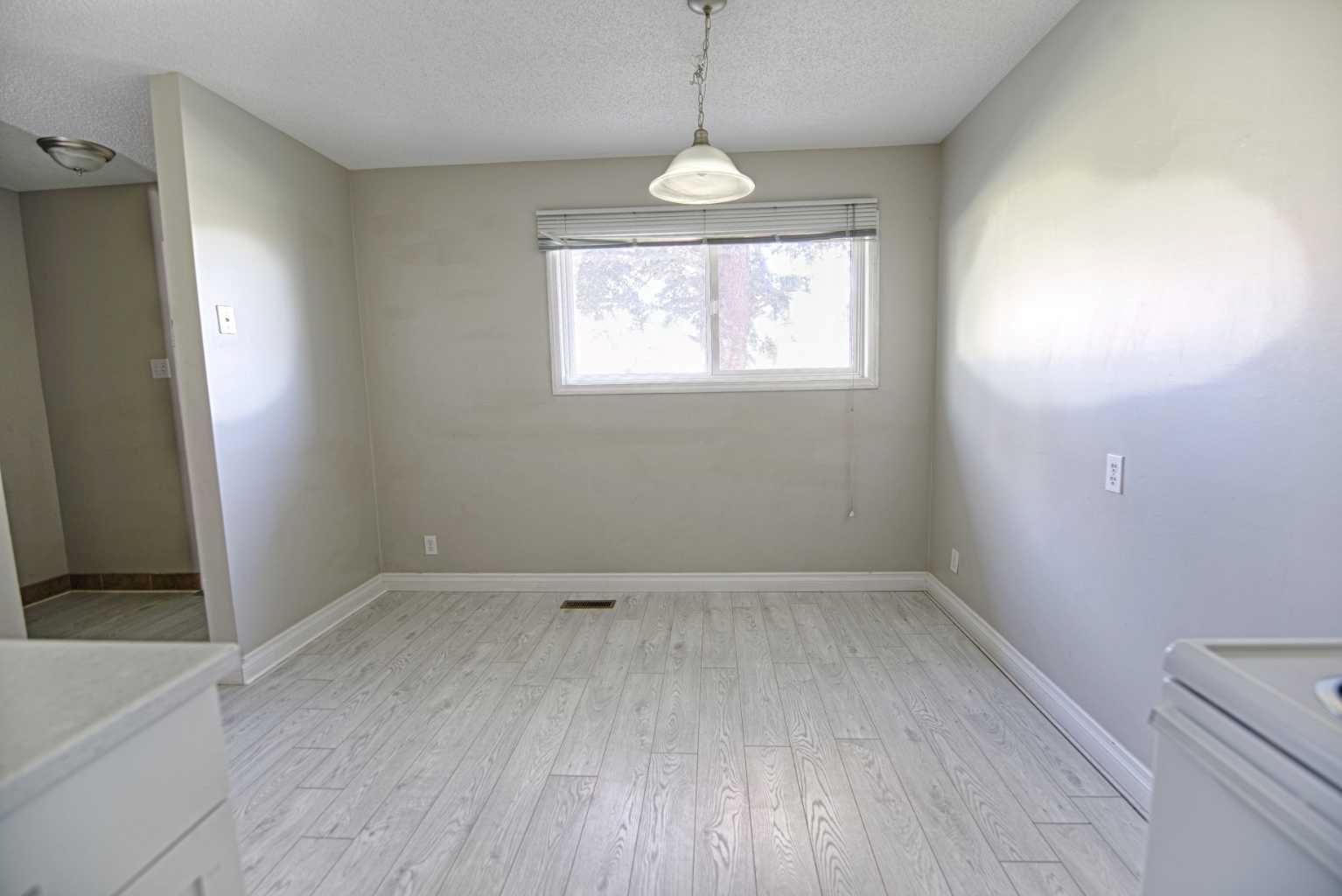 55 Lemoyne Crescent W 6