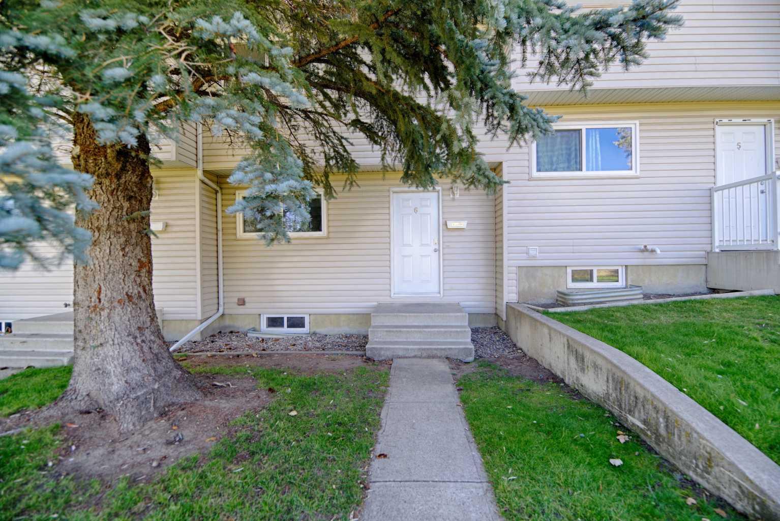 55 Lemoyne Crescent W 6