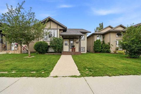 Photo of 184 Timberstone Way, Red Deer, AB T4P 0K9 (MLS # A2332373)