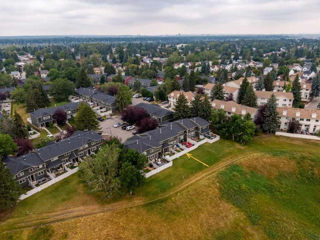 Photo of 316 Queenston Heights SE, Calgary, AB T2J 6R8 (MLS # A2337169)