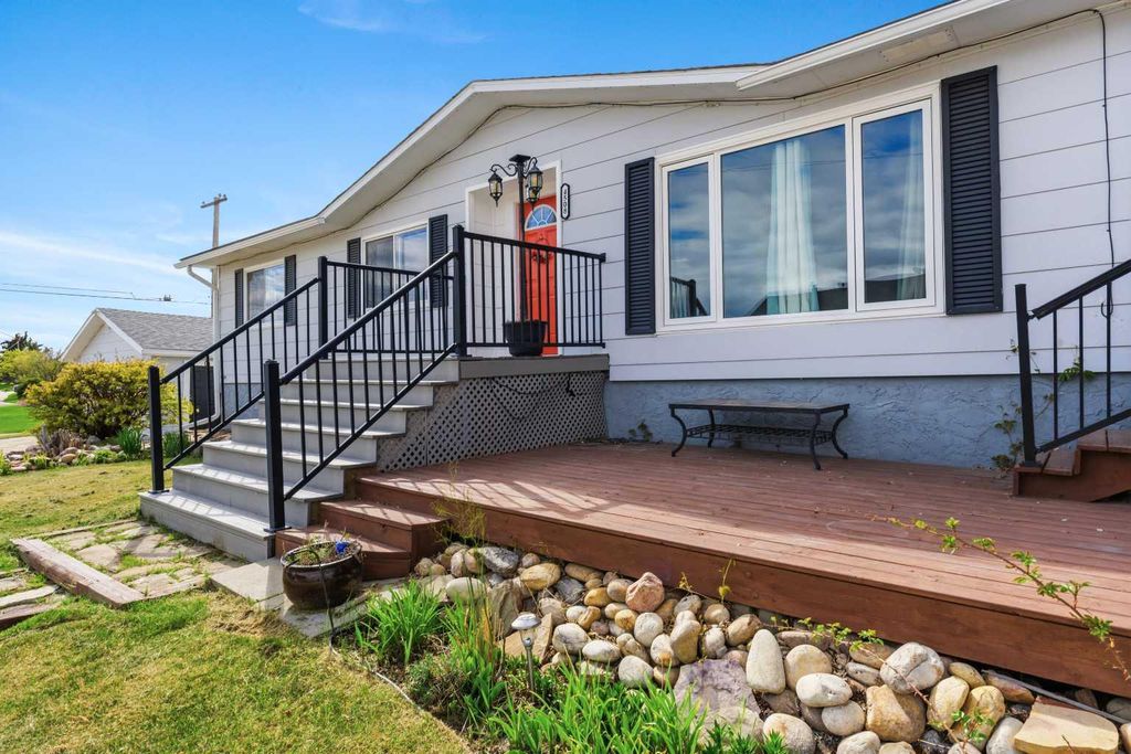 Photo of 4508 45 Street, Mayerthorpe, AB T0E 1N0 (MLS # A2314199)