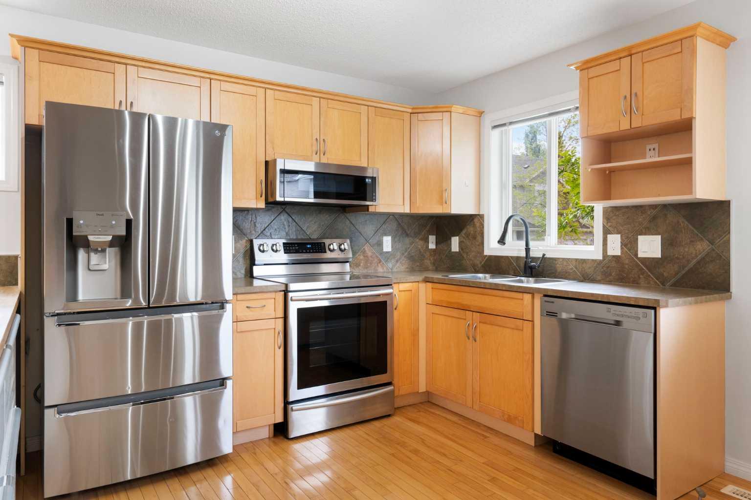 112 Royal Oak Gardens NW
