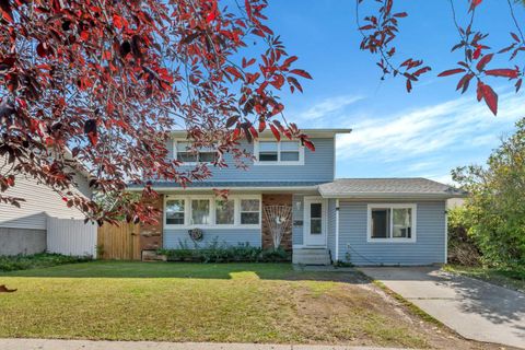 4771 Rundlehorn Drive NE Calgary AB T1Y 2V6