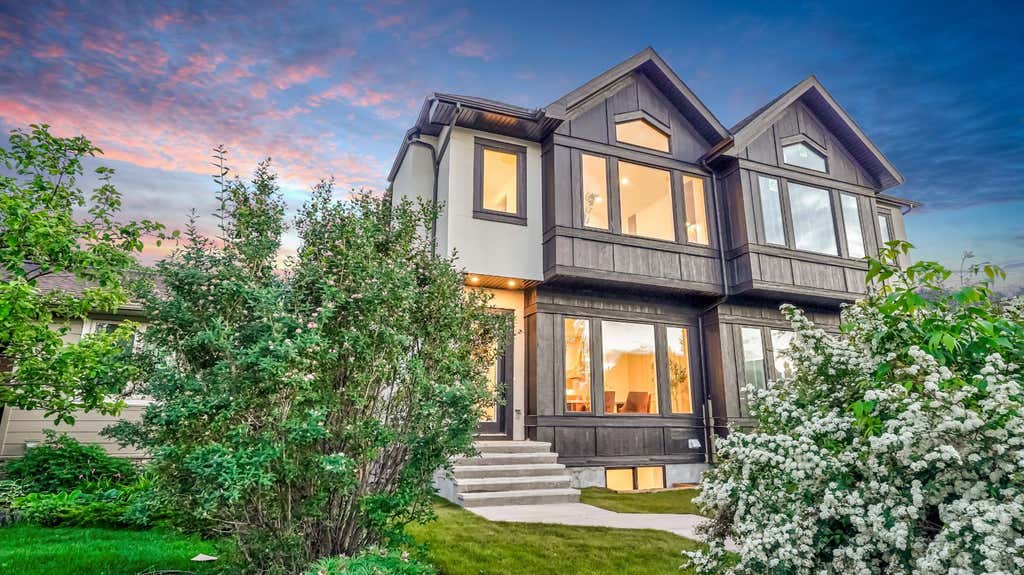 Photo of 3535 2 Avenue SW, Calgary, AB T3C 0A2 (MLS # A2322085)