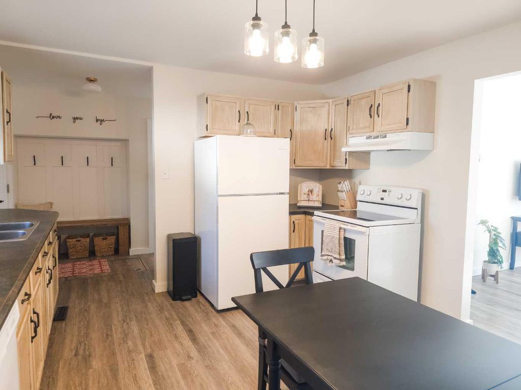 Photo of 6616 5 Avenue, Edson, AB T7E 1M4 (MLS # A2287776)