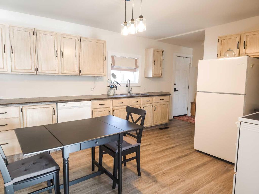 Photo of 6616 5 Avenue, Edson, AB T7E 1M4 (MLS # A2287776)