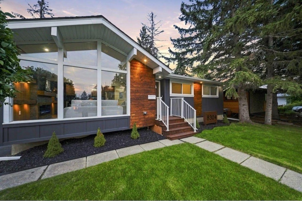 8304 11 STREET SW, CALGARY, AB T2V 1N6 - Image 1252030196.jpeg?d=l