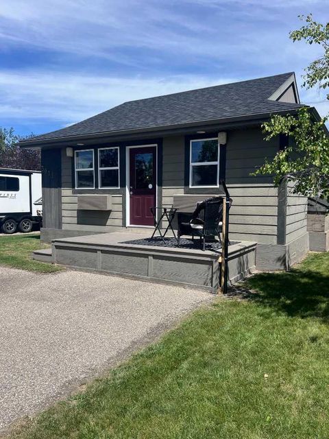 Photo of 3011 South Pine Lake Road, Rural Red Deer County, AB T0M 1S0 (MLS # A2290575)