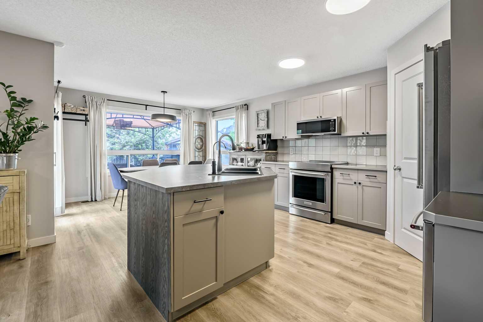 87 ELGIN Drive