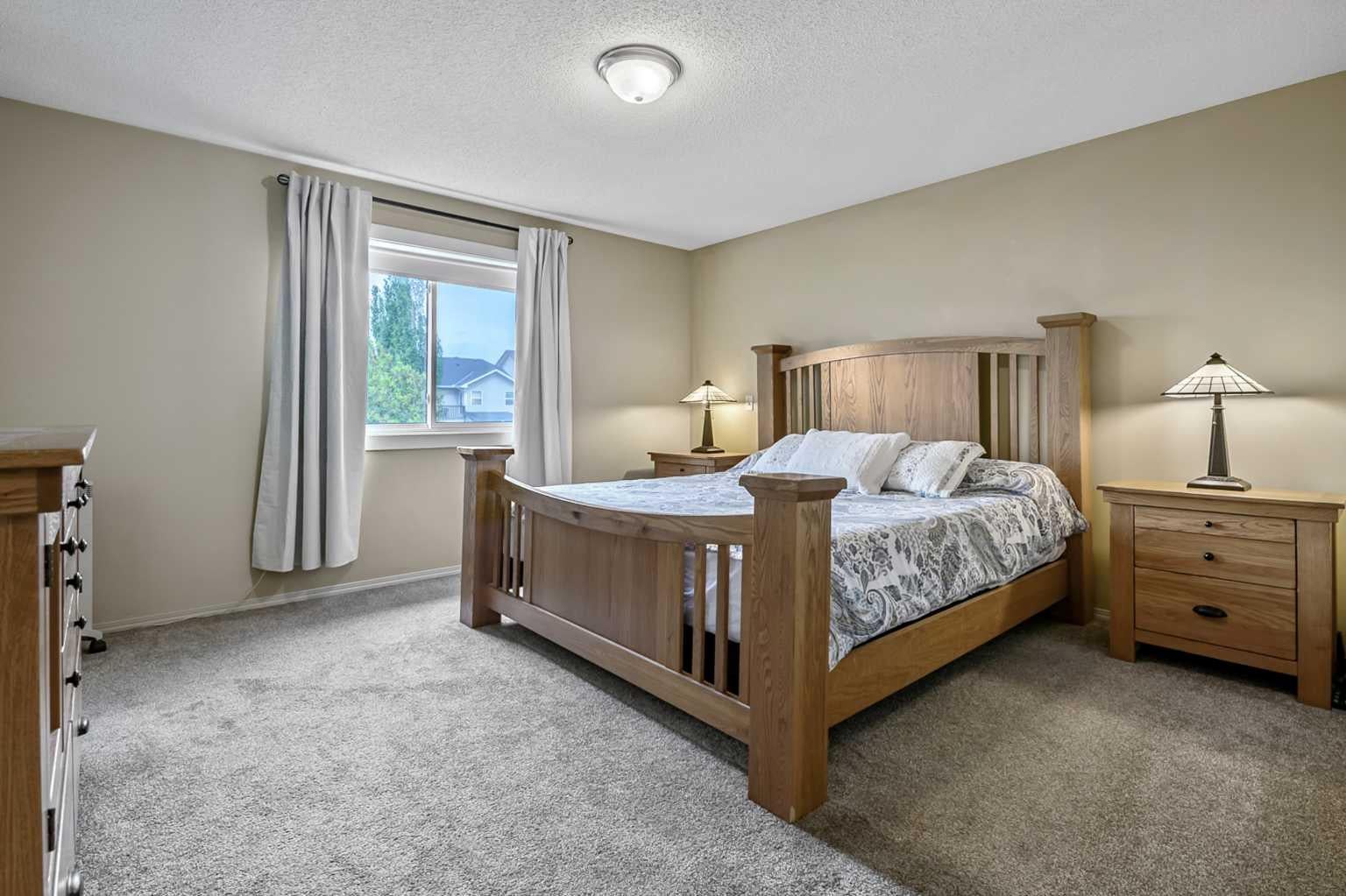 87 ELGIN Drive SE