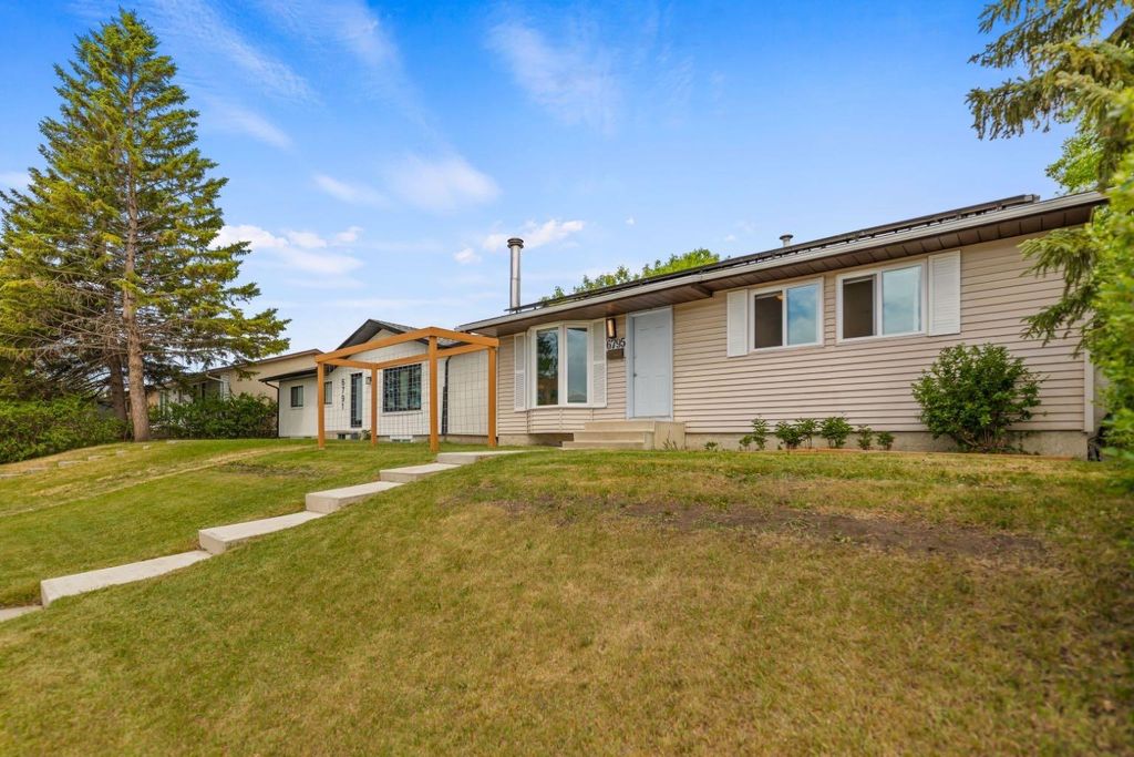 Photo of 6795 Malvern Road NE, Calgary, AB T2A 5R1 (MLS # A2316447)