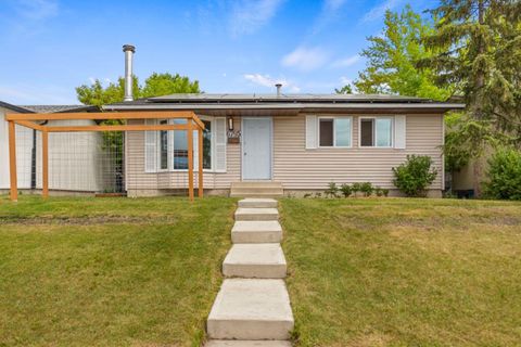 Photo of 6795 Malvern Road NE, Calgary, AB T2A 5R1 (MLS # A2316447)