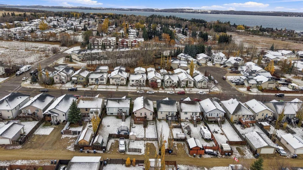 Photo of 55 Wildrose Drive, Sylvan Lake, AB T4S 2K8 (MLS # A2354534)