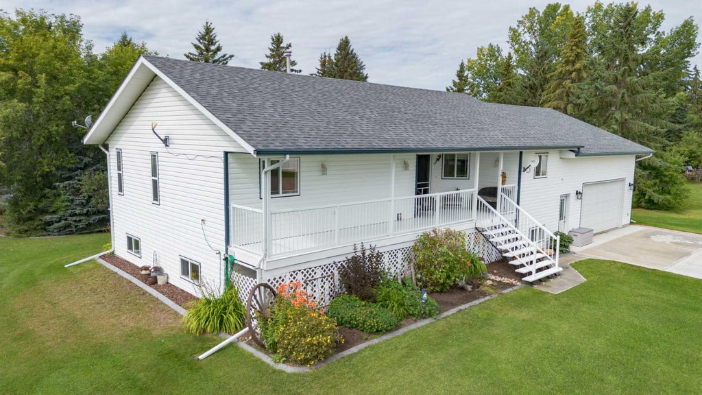 Photo of 14 Lake Road, Erskine, AB T0C 1G0 (MLS # A2338188)