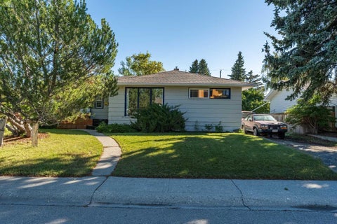 Photo of 11 Winchester Crescent SW, Calgary, AB T3C 2T9 (MLS # A2345852)