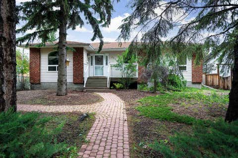 Photo of 5212 43 Avenue, Camrose, AB T4V 0A2 (MLS # A2324081)