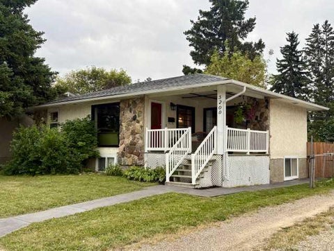 Photo of 5209 50 Street, Olds, AB T4H 1H2 (MLS # A2341166)