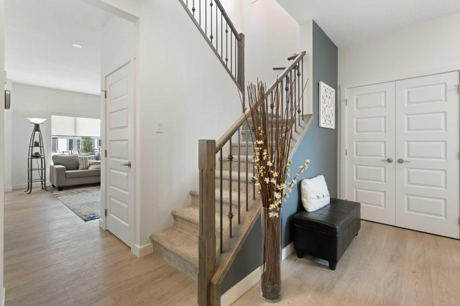 1387 Bayview Crescent SW