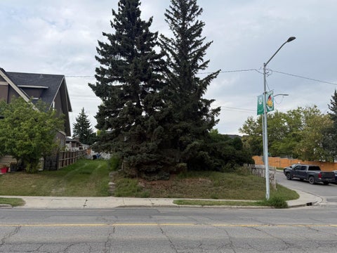 Photo of 1902 33 Avenue SW, Calgary, AB T2T 1Z2 (MLS # A2342322)