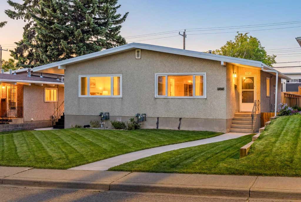 Photo of 727 67 Avenue SW, Calgary, AB T2V 0M4 (MLS # A2324801)