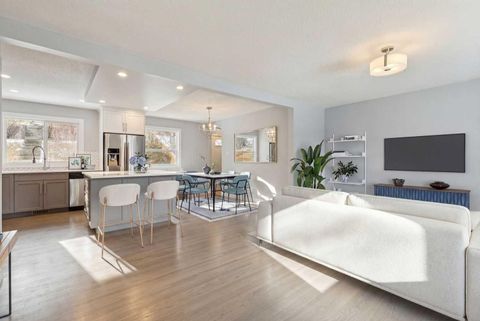 Photo of 40 Henefer Road SW, Calgary, AB T2V 3B4 (MLS # A2314532)