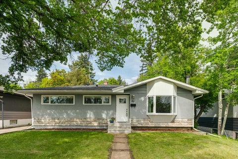 Photo of 40 Henefer Road SW, Calgary, AB T2V 3B4 (MLS # A2314532)