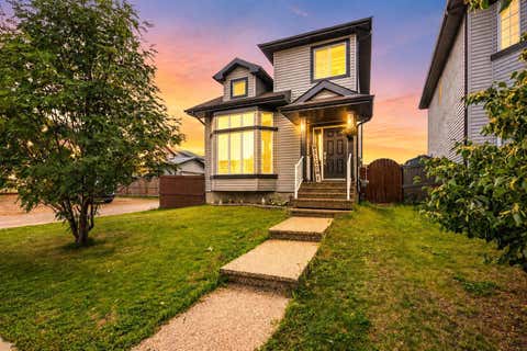 Photo of 162 Chestnut Way, Fort McMurray, AB T9K 0M7 (MLS # A2333795)