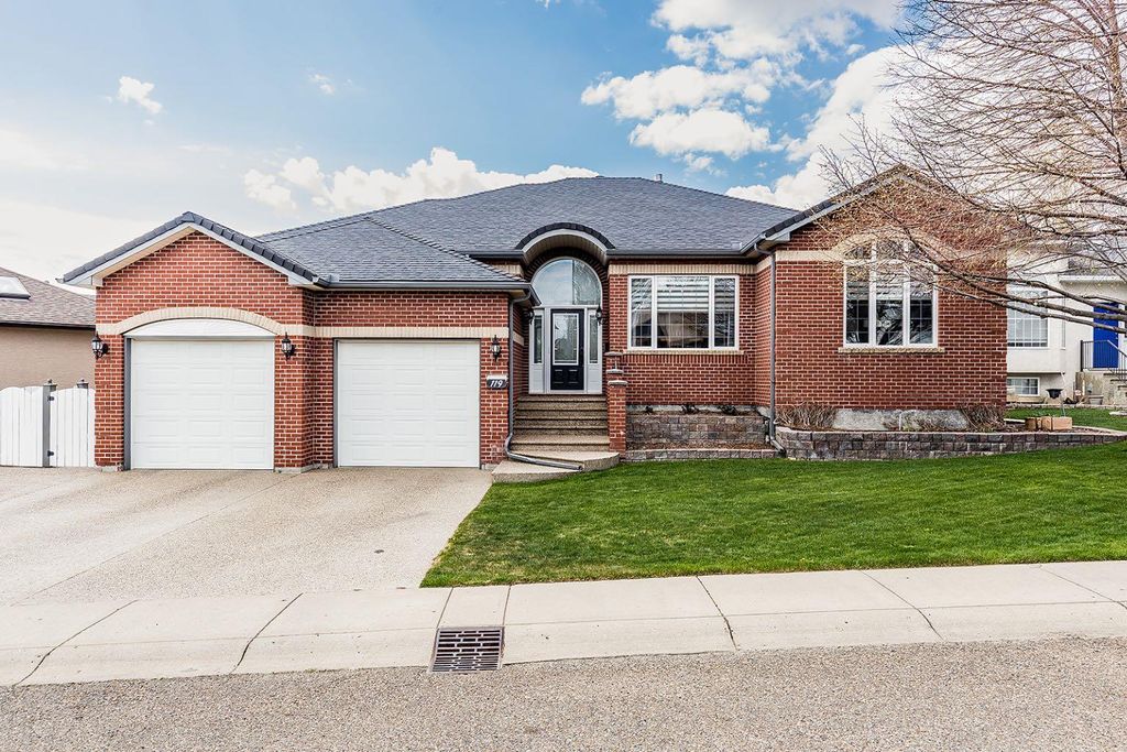 Photo of 119 Perry Crescent NE, Medicine Hat, AB T1C 1X2 (MLS # A2310399)
