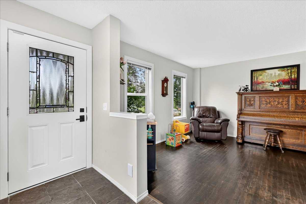 39 Bridlewood Avenue SW