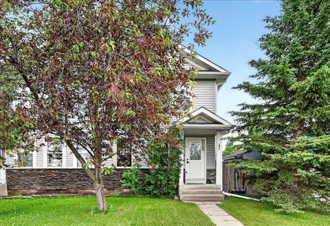 Photo of 39 Bridlewood Avenue SW, Calgary, AB T2Y 3T3 (MLS # A2323974)
