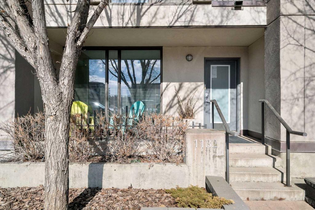 Photo of 1132 12 Avenue SW, Calgary, AB T2R 0J7 (MLS # A2292659)