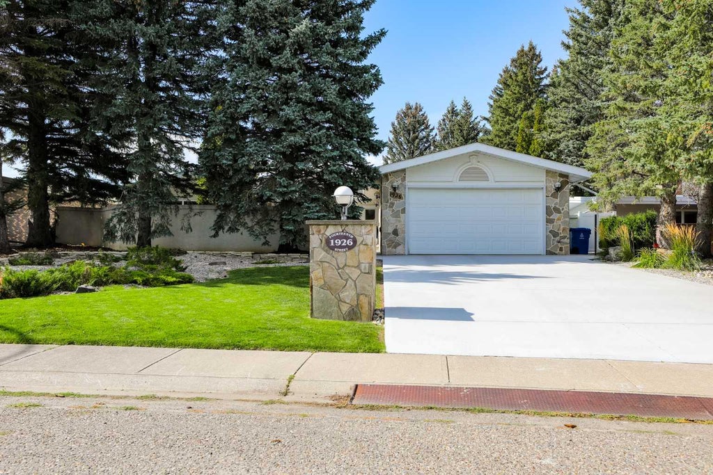 1926 14 STREET S, LETHBRIDGE, AB T1K 1V1 - Image 1346351663.jpeg?d=l