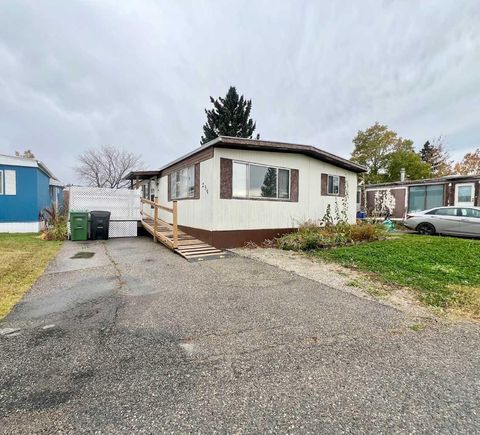3223 83 Street NW 239 Calgary AB T3B 5N5