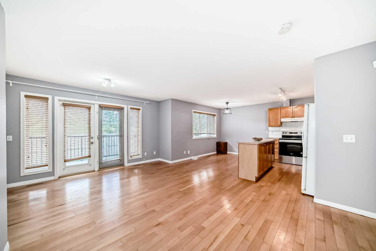 156 Simcoe Place SW
