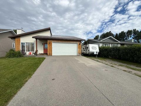 Photo of 429 Collinge Road, Hinton, AB T7V 1L1 (MLS # A2327817)