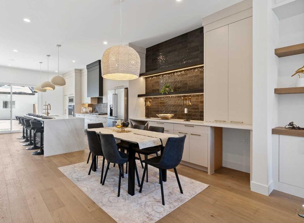 Photo of 2419 26 Street SW, Calgary, AB T3E 2A6 (MLS # A2290773)