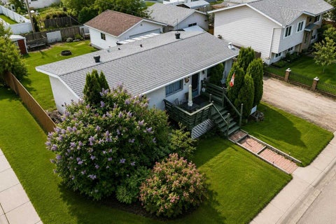 Photo of 1121 56 Street, Edson, AB T7E 1H9 (MLS # A2324678)