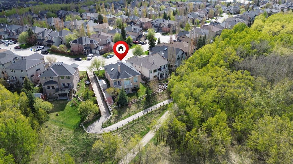 Photo of 72 Strathlea Place SW, Calgary, AB T3H 4T5 (MLS # A2312497)