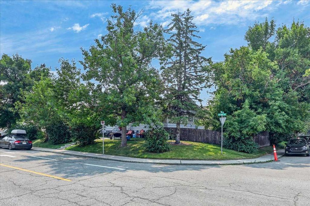 Photo of 1907 14 Avenue NE, Calgary, AB T2E 1G8 (MLS # A2332386)
