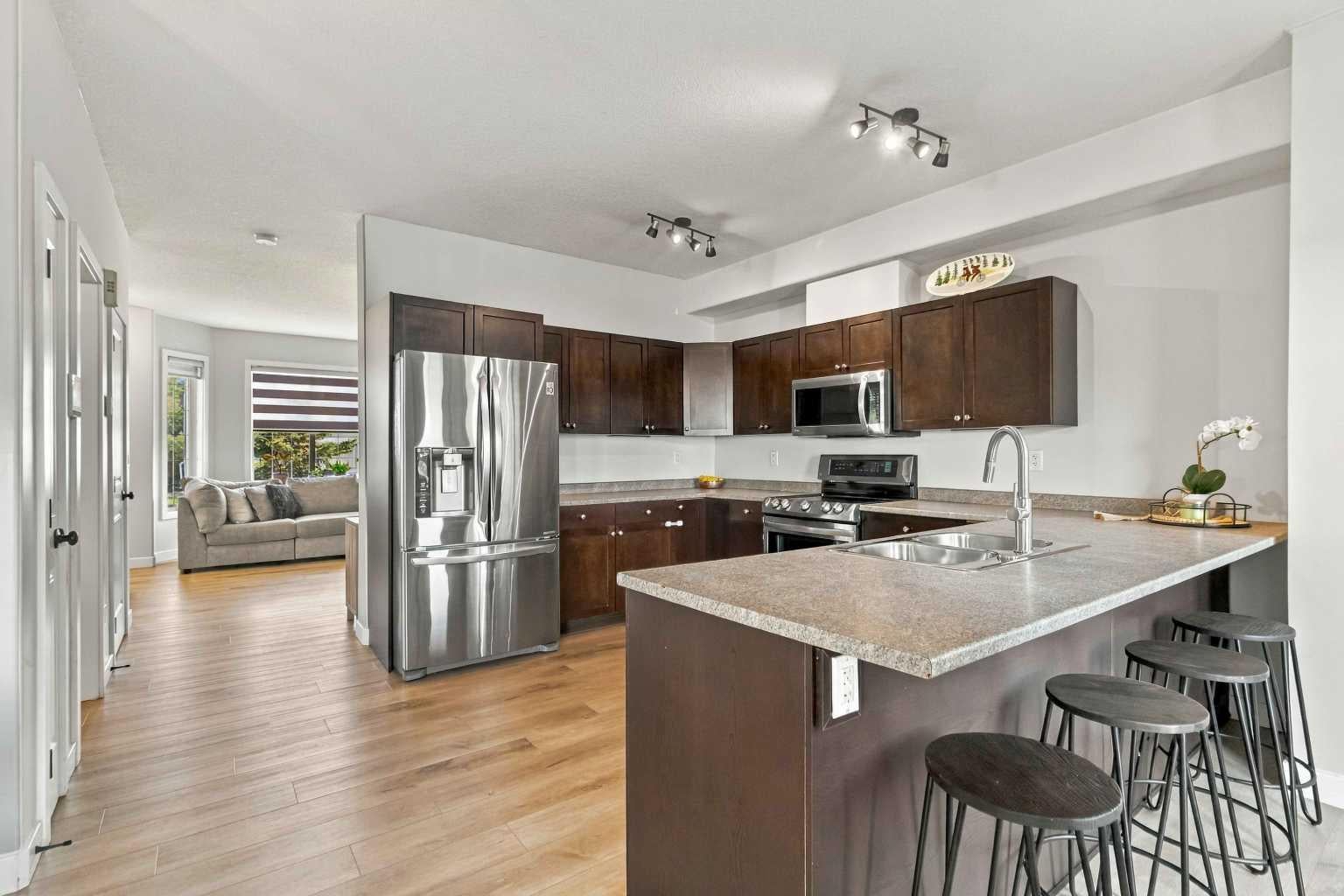 253 Grosbeak Way