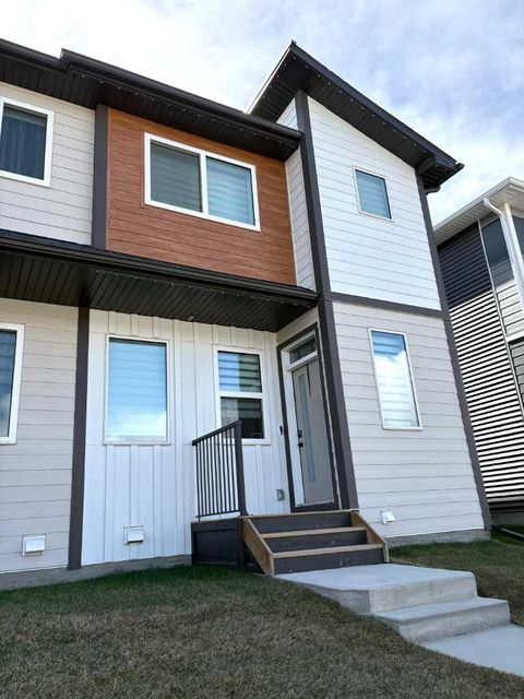 Photo of 862 Wolf Willow Boulevard SE, Calgary, AB T2X 5R5 (MLS # A2288373)