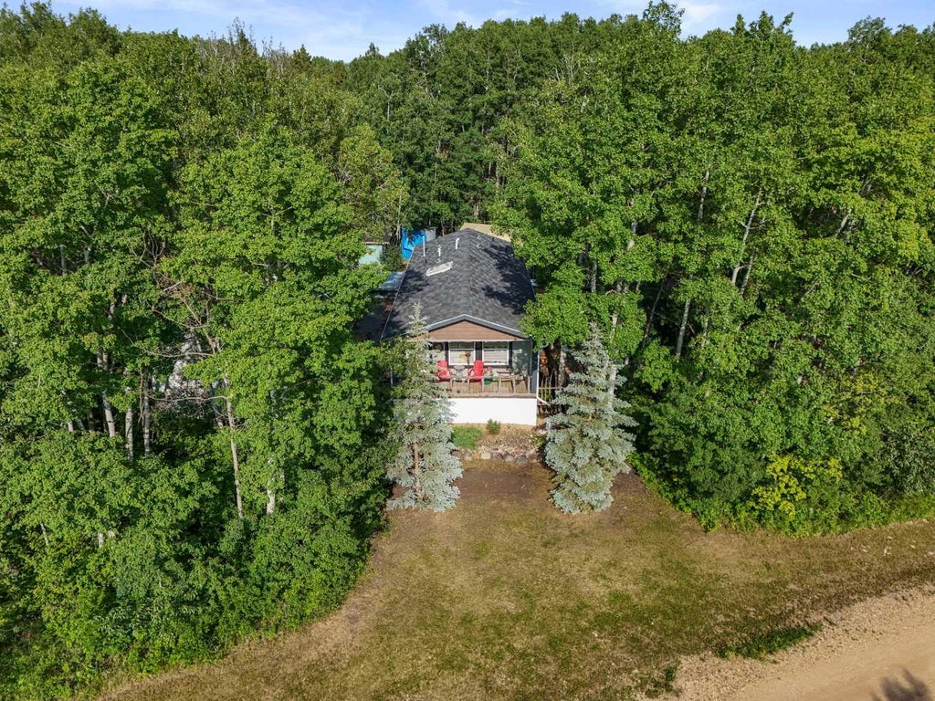 Photo of 310 Beaver Street, Ferintosh, AB T0B 1M0 (MLS # A2327613)