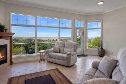 Photo of 4580 Hamptons Way NW, Calgary, AB T3A 6B6 (MLS # A2317166)